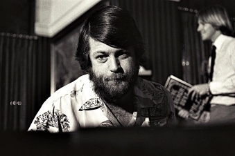 Brian Wilson: Ο εσωστρεφής προφήτης της ποπ...