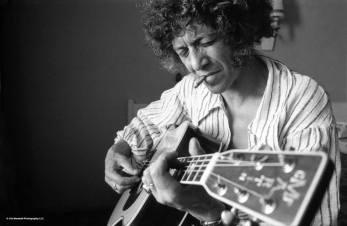 Alexis Korner: Μια ζωή χωμένος βαθιά στα μπλουζ...