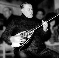 Μάρκος Βαμβακάρης: 54 χρόνια χωρίς τον «πατριάρχη» του ρεμπέτικου...