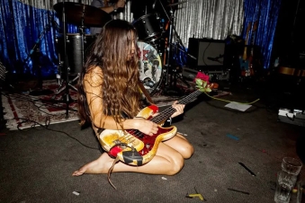 Πρόσωπα: Paz Lenchantin