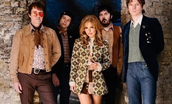 The Crystal Teardrop: Ταξίδι αναψυχής με πυξίδα τα sixties...