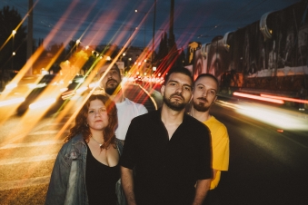 The Heavy Hearts Vendetta - Η Νέα Φωνή του Garage Rock που Σχηματίζεται στις Σκοτεινές Γωνιές της Αθήνας...